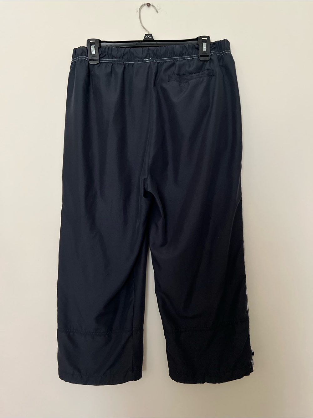 FUDA women’s XL Dark Gray Capri Psnts with side stripe decorative bottom - Picture 3 of 5